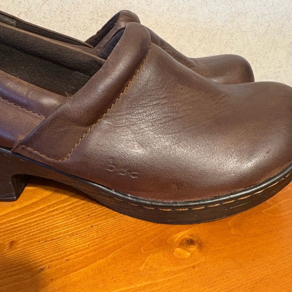 B.O.C. By Born Brown Leather Women's Peggy Clogs Size 10 - Picture 4 of 9